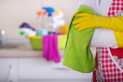 End of tenancy cleaning for a Queenspark flat with local access challenges