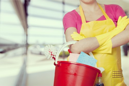 Local oven cleaning for a Queenspark apartment kitchen